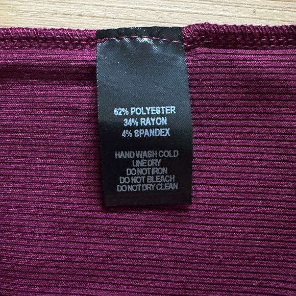 Lulu’s - Connelly Burgundy Ribbed Long Sleeve Bodycon Midi Dress - Medium - Picture 7 of 7